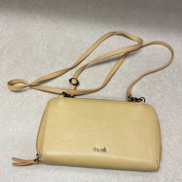 Accessories - The Sak wallet and organizer